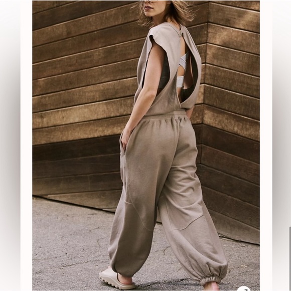 FREE PEOPLE Throw And Go Onesie Jumpsuit Cement NEW Size L - Picture 6 of 11